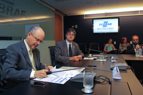 Conv�nio prev� fortalecimento do turismo no pa�s